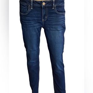 American Eagle Outfitters jeans in size 10 short 💖